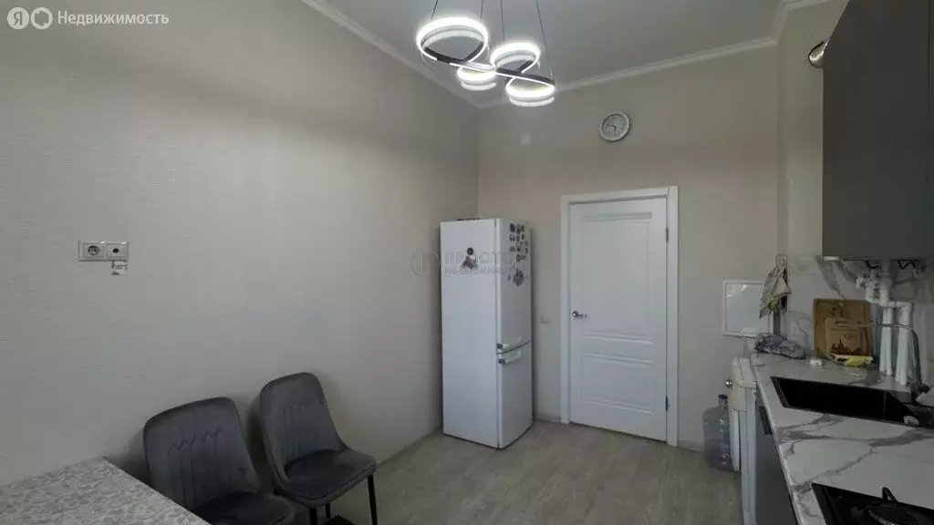 3-комнатная квартира: посёлок городского типа Томилино, улица ... - Фото 2