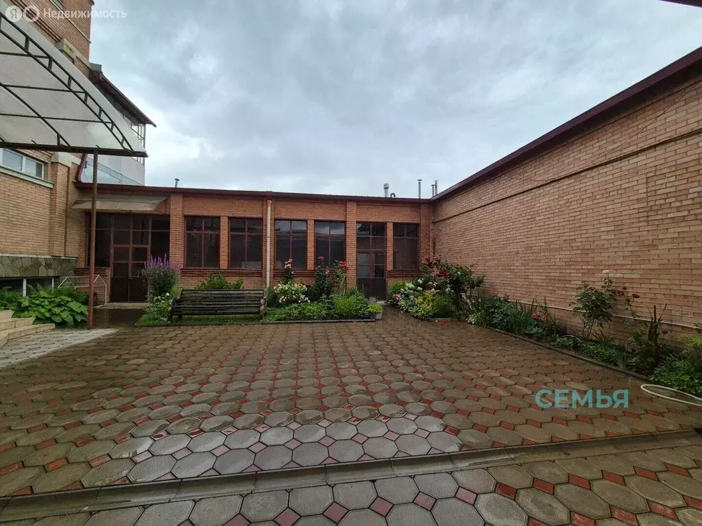 Дом в Владикавказ, улица Куйбышева, 74 (591.2 м) - Фото 1