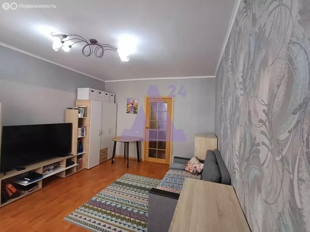 3-комнатная квартира: Барнаул, улица Шумакова, 52 (58.4 м) - Фото 1