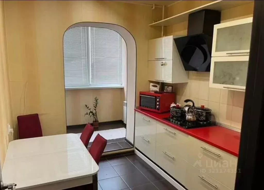 3-к кв. Астраханская область, Астрахань Энергетическая ул., 11к4 (72.6 ... - Фото 1