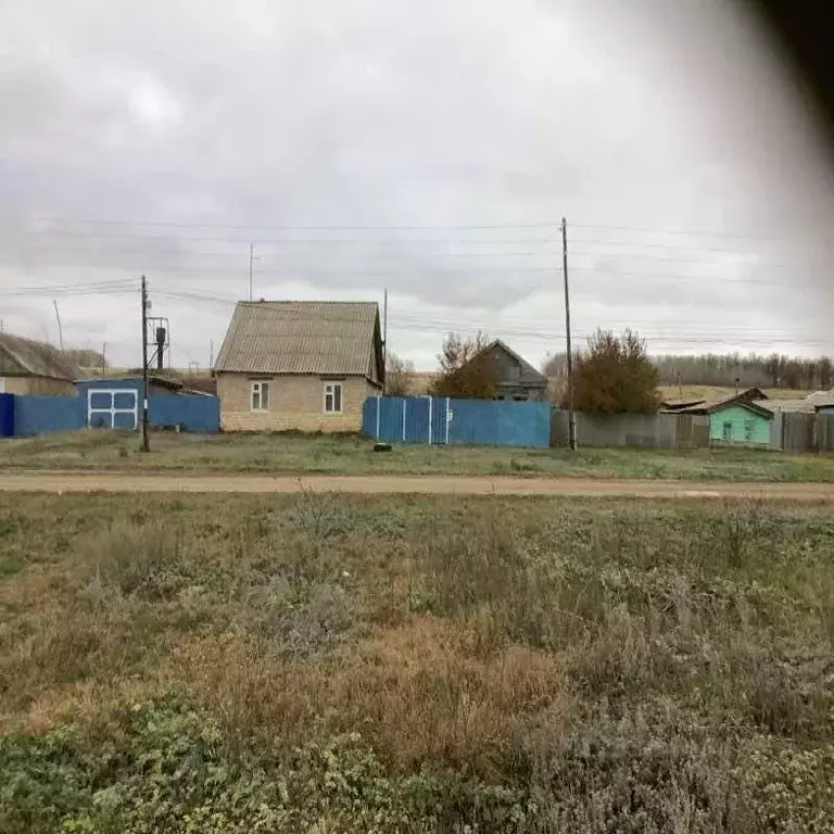 Дом в Оренбургская область, Тоцкий район, с. Малая Ремизенка Новая ... - Фото 2