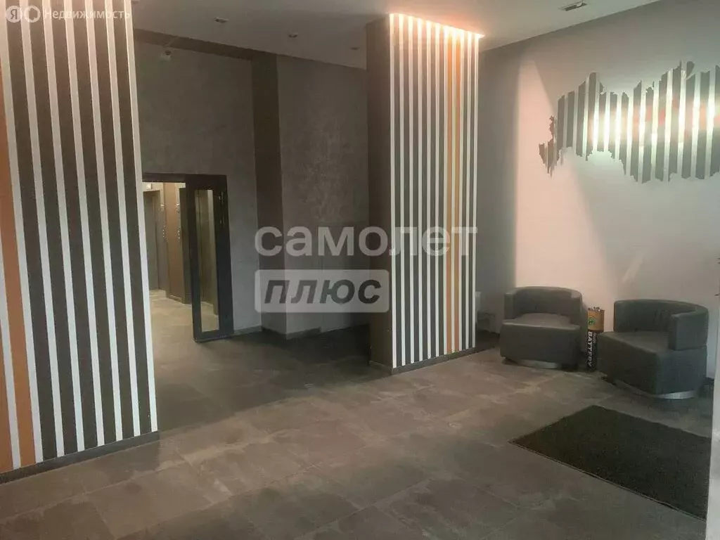 Квартира-студия: Екатеринбург, улица Николая Островского, 2/2 (30 м) - Фото 1