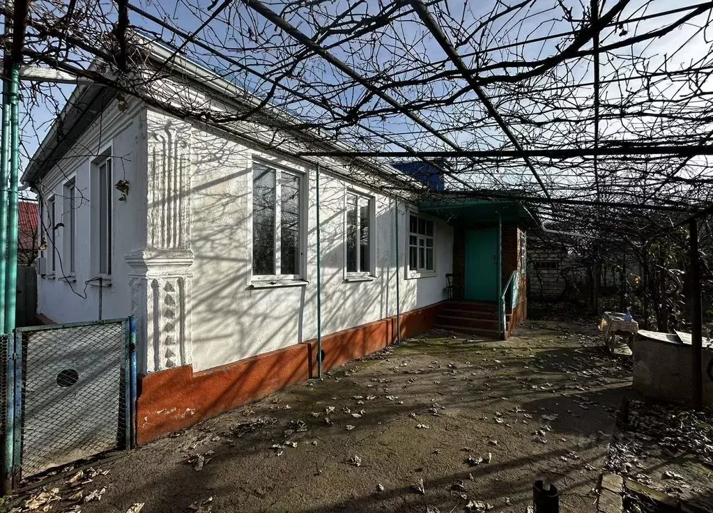 Дом в Краснодарский край, Лабинск ул. Крылова, 10 (62 м) - Фото 1