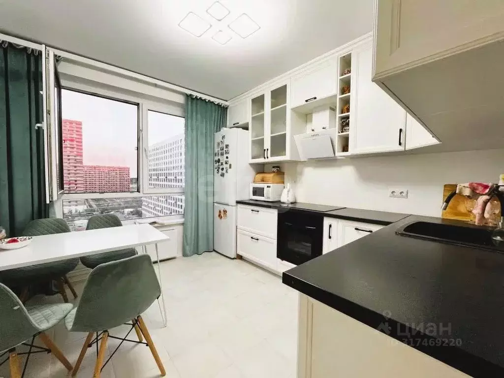 3-к кв. Московская область, Одинцово ул. Рябиновая, 5к1 (89.0 м) - Фото 0