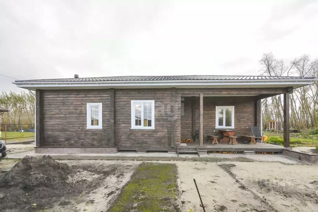 Дом в Тюменская область, Тюменский муниципальный округ, с. Луговое  ... - Фото 1