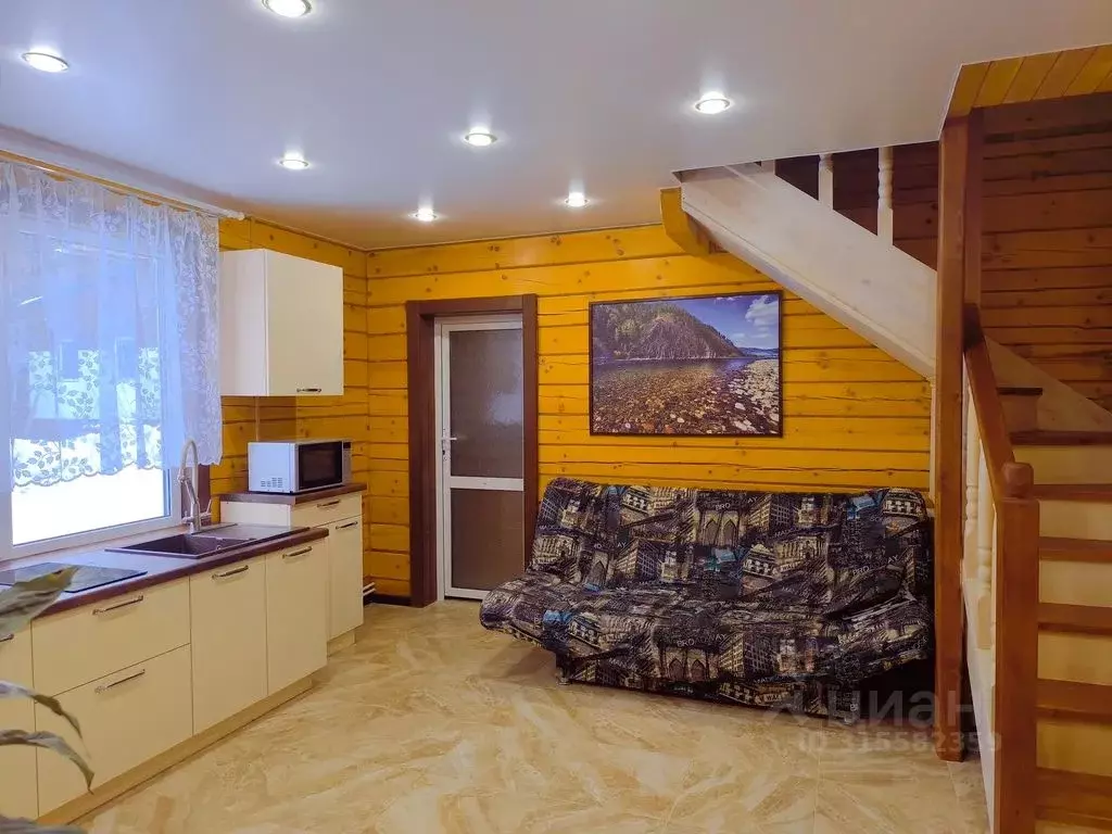 Дом в Хакасия, Абаза ул. Чапаева, 4 (150 м) - Фото 1