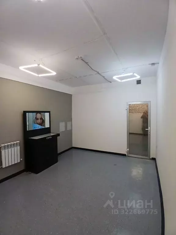 Офис в Омская область, Омск Старгород мкр, ул. Шукшина, 11 (19 м) - Фото 1