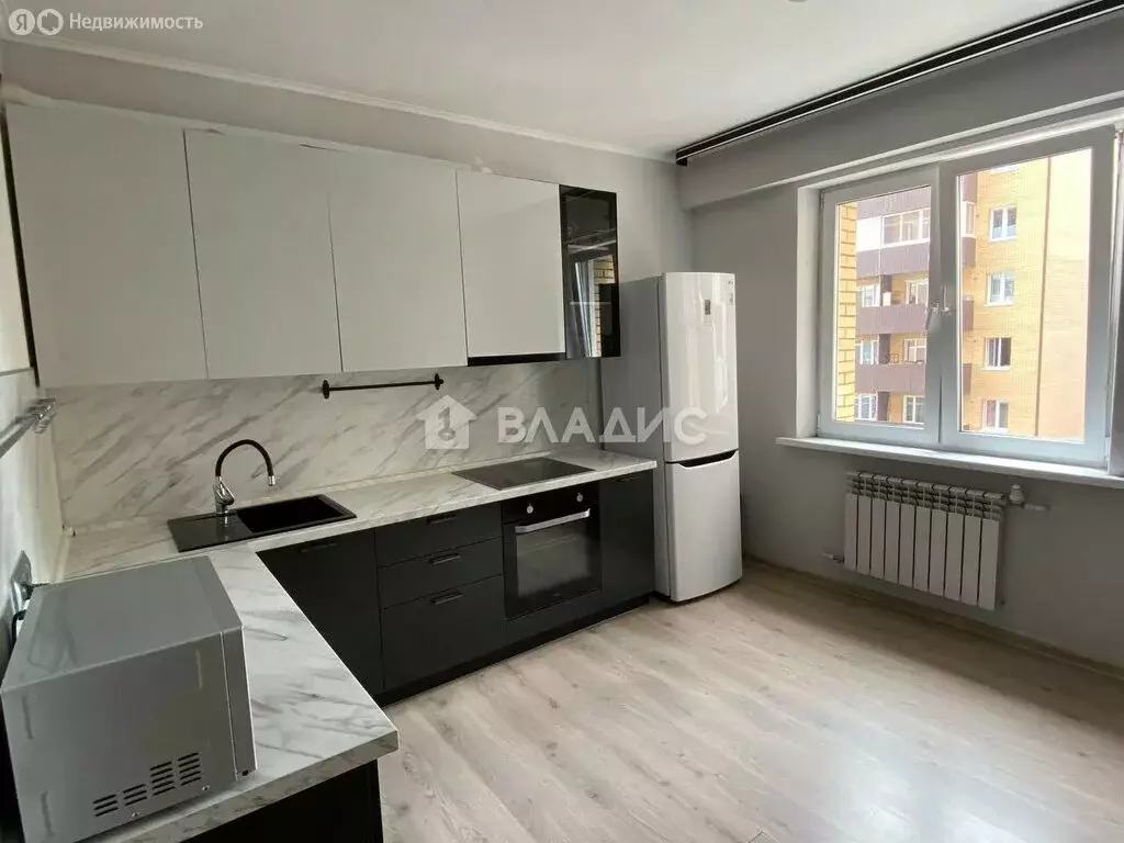 3-комнатная квартира: Улан-Удэ, улица Цивилева, 32А (81.3 м) - Фото 0