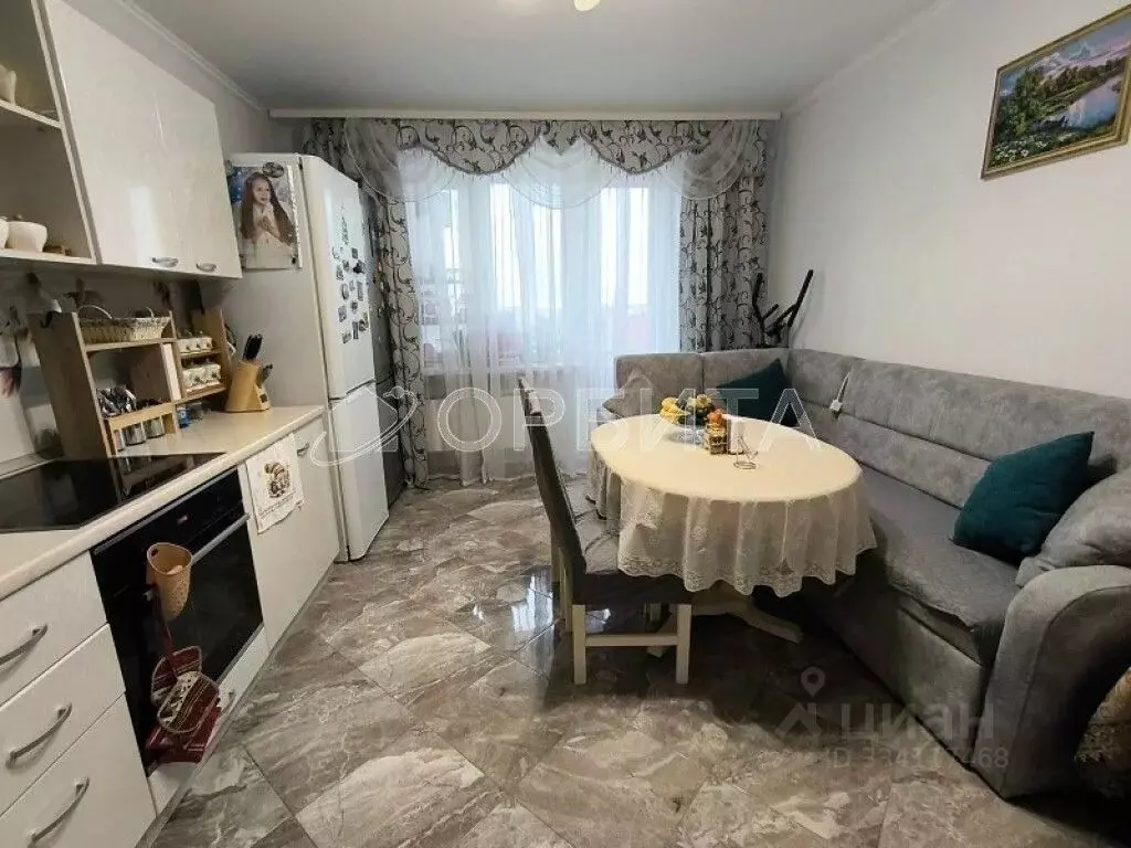 2-к кв. Тюменская область, Тюмень ул. Монтажников, 34 (67.4 м) - Фото 1