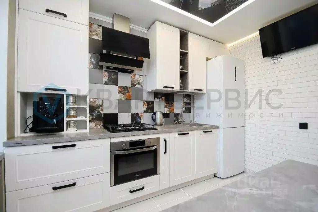 3-к кв. Омская область, Омск Заозерный мкр, просп. Менделеева, 41 ... - Фото 0