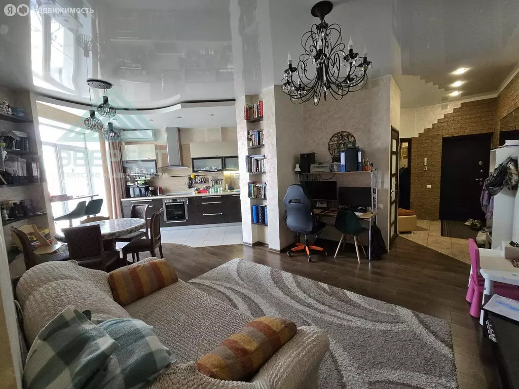 3-комнатная квартира: Абакан, улица Кирова, 112/1 (92.1 м) - Фото 0