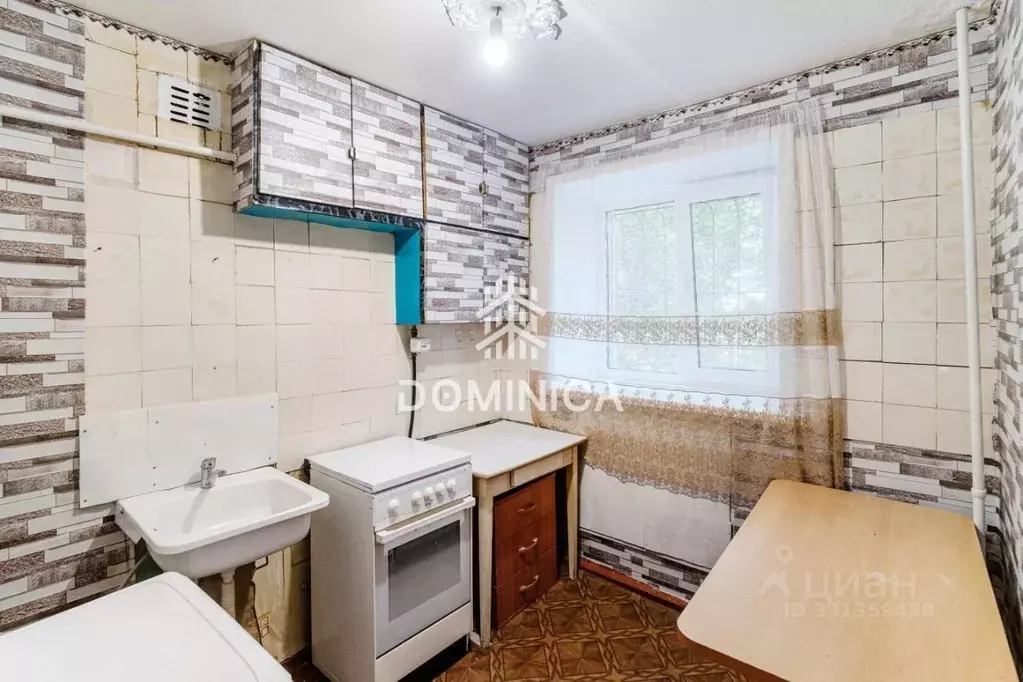 1-к кв. Омская область, Омск просп. Космический, 16А (30.0 м) - Фото 1