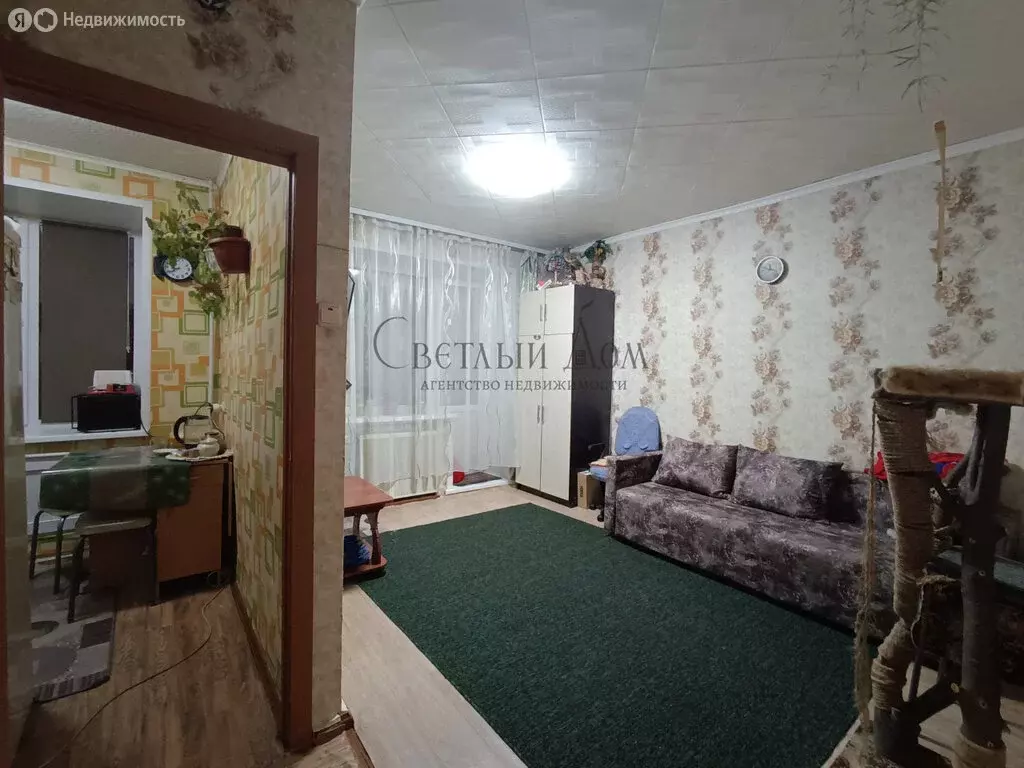 3-комнатная квартира: Чернушка, улица Мамина-Сибиряка, 6А (62.3 м) - Фото 0