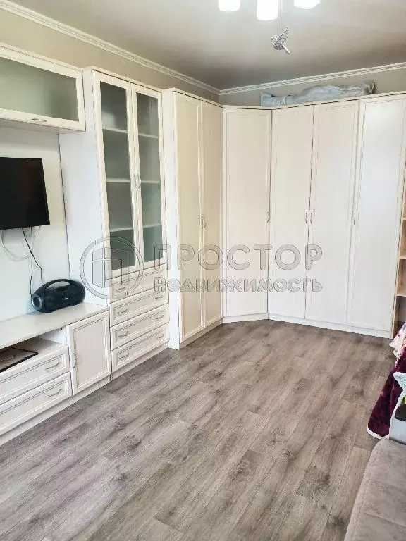 Продается 3-комнатная квартира - Фото 1