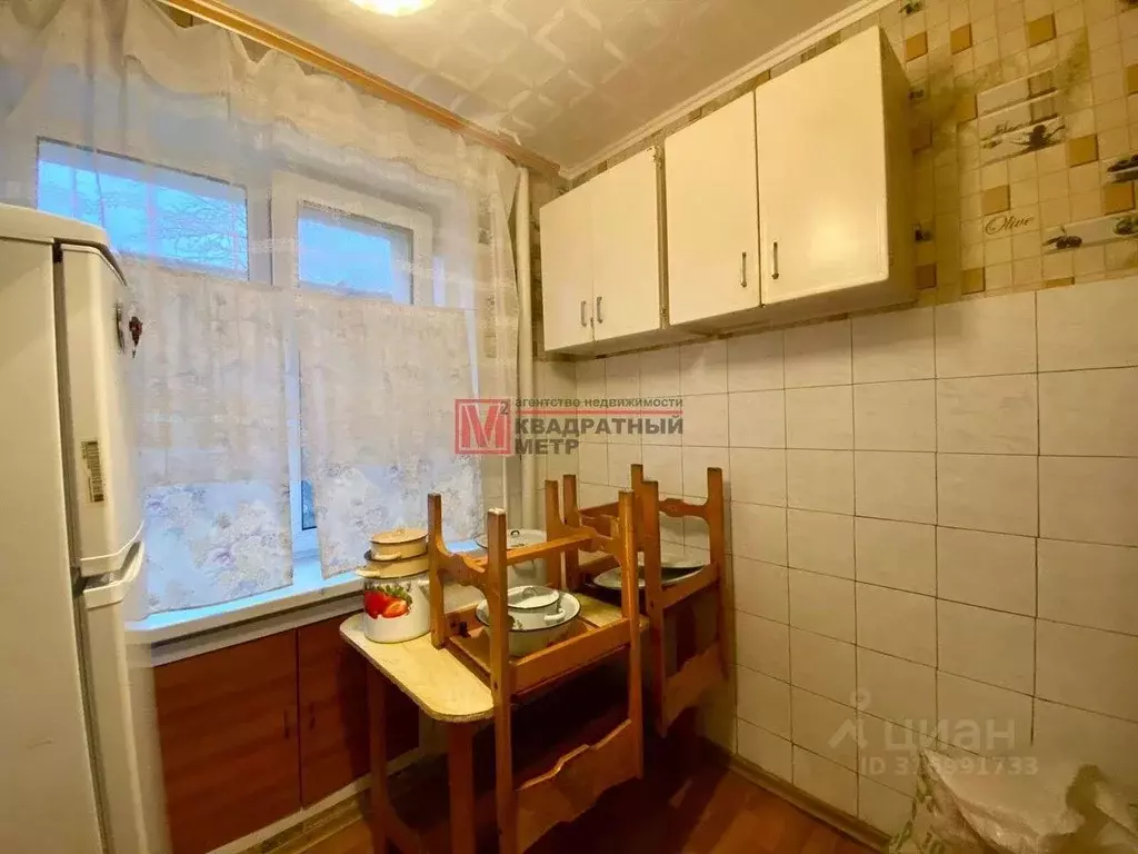 3-к кв. Белгородская область, Старый Оскол Октябрьская ул., 29 (57.0 ... - Фото 1