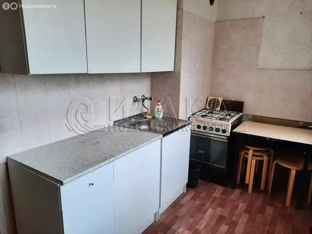 3-комнатная квартира: Санкт-Петербург, Пловдивская улица, 2 (75.1 м) - Фото 1