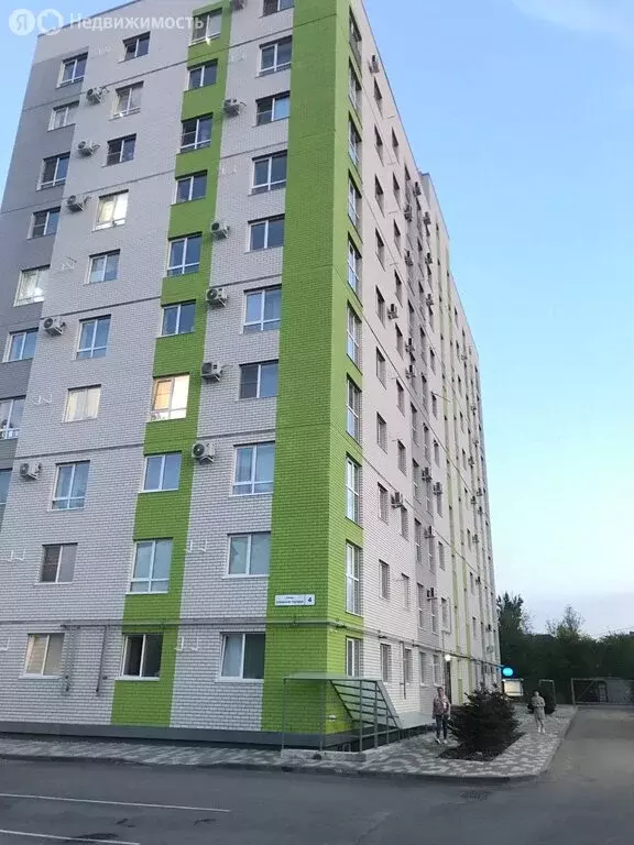 3-комнатная квартира: Волгоград, улица Северный Городок, 4 (68 м) - Фото 1