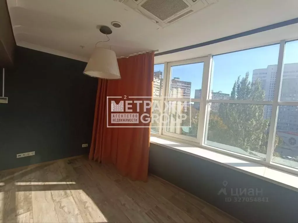 Помещение свободного назначения в Московская область, Королев просп. ... - Фото 1