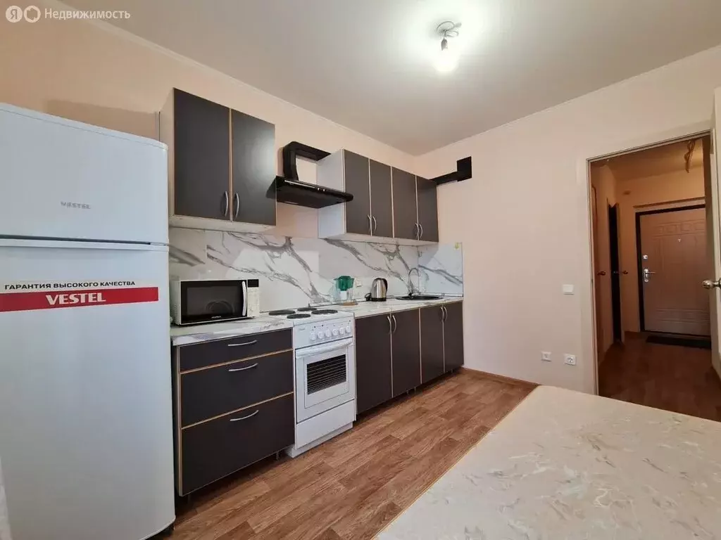 2-комнатная квартира: Пермь, Иньвенская улица, 19 (56.2 м) - Фото 1