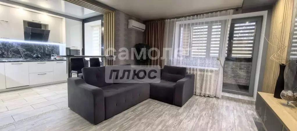 3-к кв. Волгоградская область, Волгоград ул. Гвоздкова, 16 (63.8 м) - Фото 0