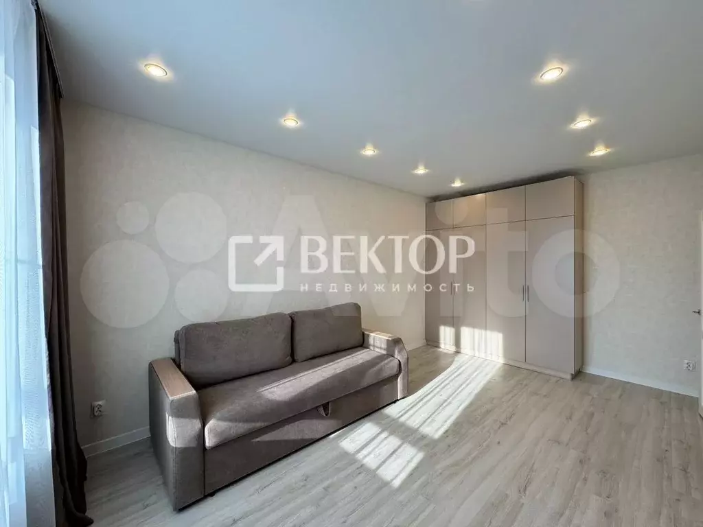 1-к. квартира, 42 м, 7/10 эт. - Фото 1