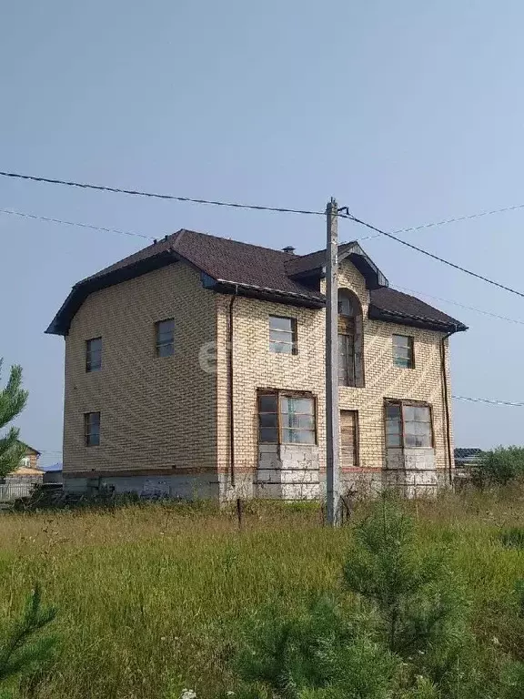 Дом в Тюменская область, с. Нижняя Тавда ул. Сиреневая, 19 (198 м) - Фото 1