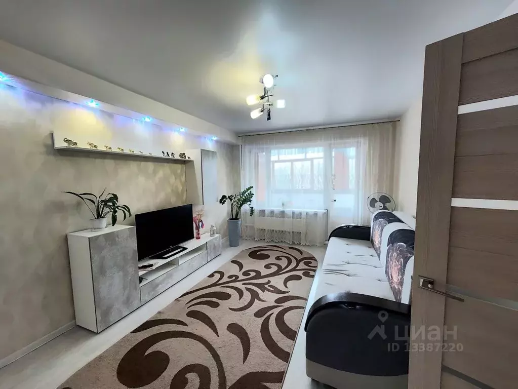 3-к кв. Удмуртия, Ижевск Удмуртская ул, 269 (66.0 м) - Фото 0