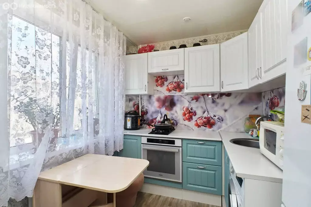 2-комнатная квартира: Тюмень, улица Пермякова, 12 (46.4 м) - Фото 1