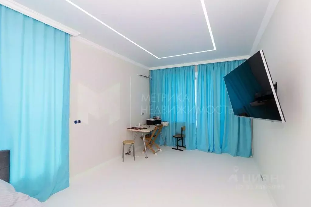 3-к кв. Тюменская область, Тюмень Комбинатская ул., 54к1 (96.0 м) - Фото 0