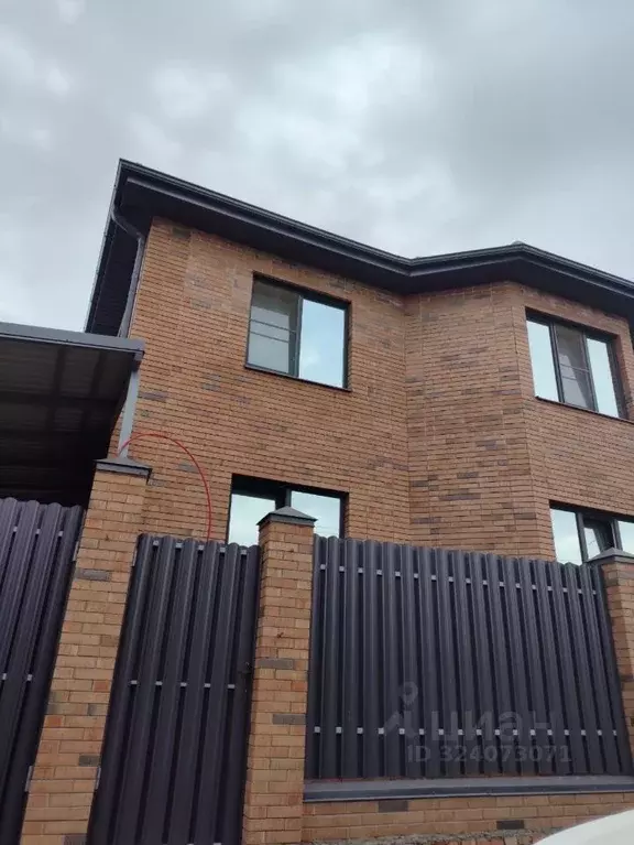 Дом в Ростовская область, Азов Азовский район, пер. Полины Мазепы (130 ... - Фото 1