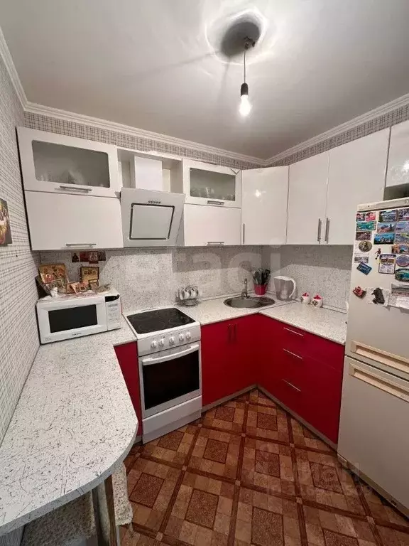 2-к кв. Белгородская область, Старый Оскол Макаренко мкр, 1 (44.3 м) - Фото 0