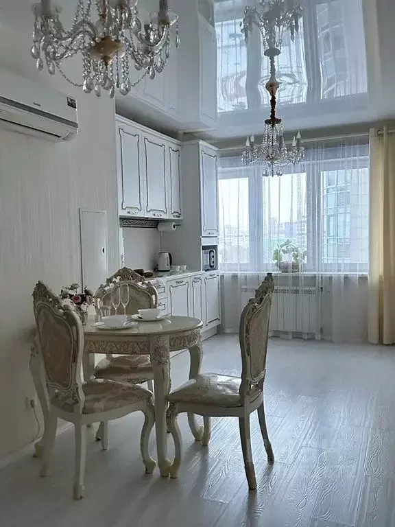 2-к кв. Свердловская область, Екатеринбург ул. Юмашева, 13 (85.0 м) - Фото 1