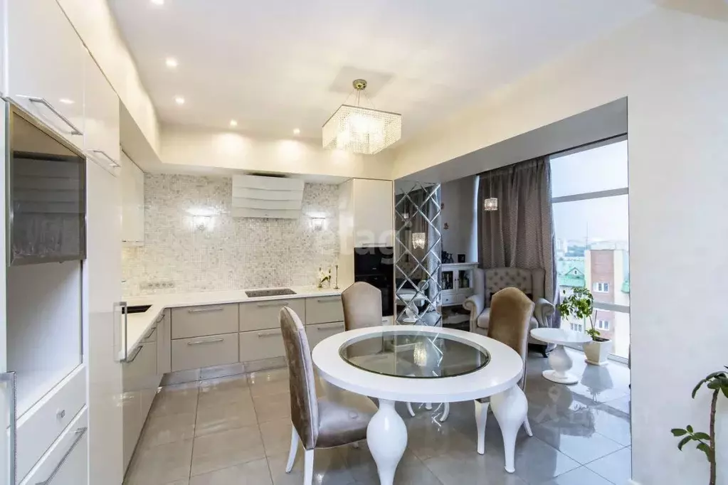 3-к кв. Тюменская область, Тюмень ул. Кузнецова, 13 (142.0 м) - Фото 1