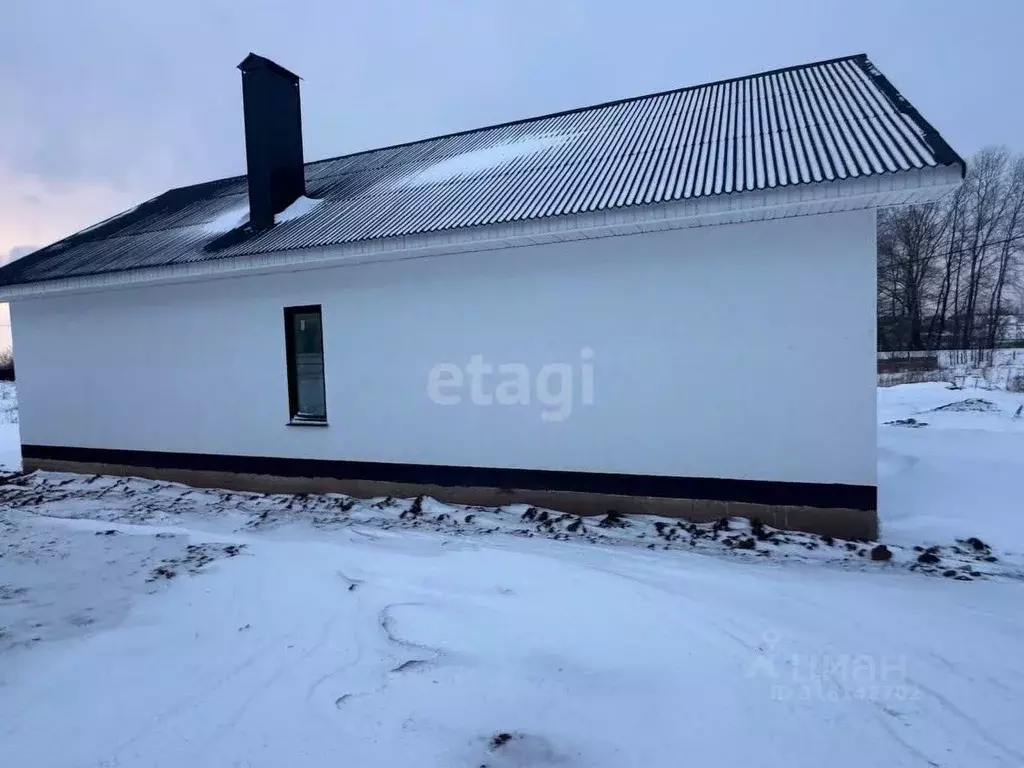 Дом в Башкортостан, Иглинский район, Акбердинский сельсовет, с. ... - Фото 1