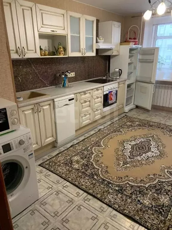 3-к кв. Тюменская область, Тюмень ул. Малыгина, 8 (96.0 м) - Фото 1