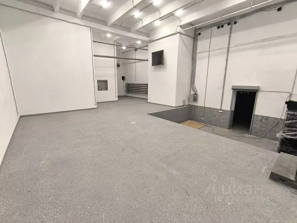 Торговая площадь в Москва Комсомольская пл., 6 (250 м) - Фото 0