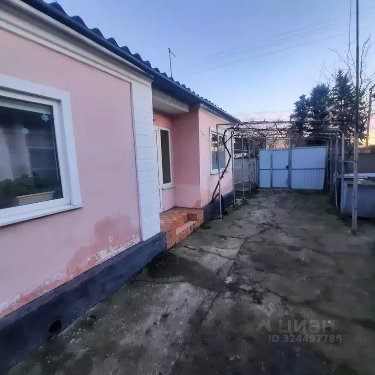 Дом в Краснодарский край, Динской район, Новотитаровская ст-ца ... - Фото 2