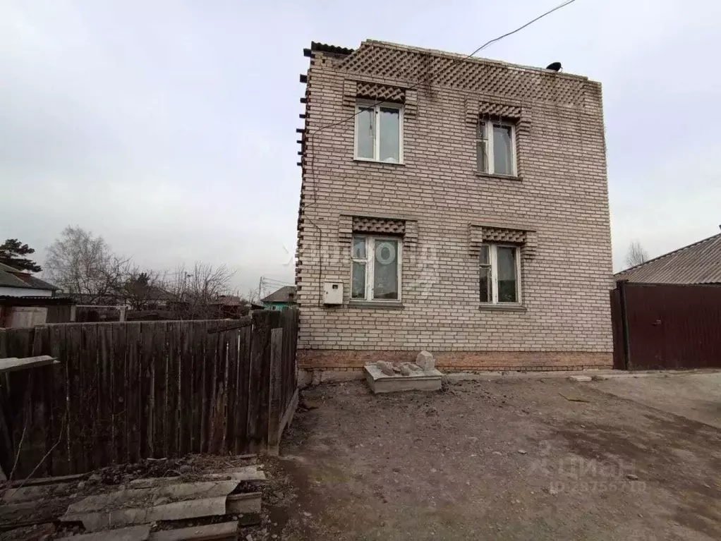 Дом в Хакасия, Абакан Совхозная ул. (140 м) - Фото 0