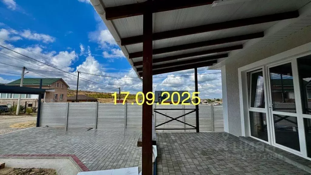 Дом в Крым, Симферопольский район, Добровское с/пос, с. Пионерское ул. ... - Фото 1