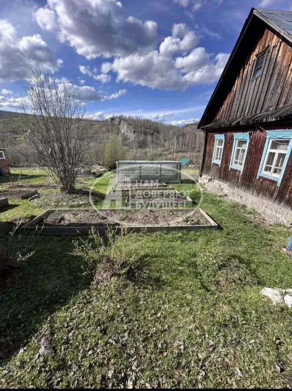 Дом в Пермский край, Губаха ул. Шварца, 65 (66 м) - Фото 0
