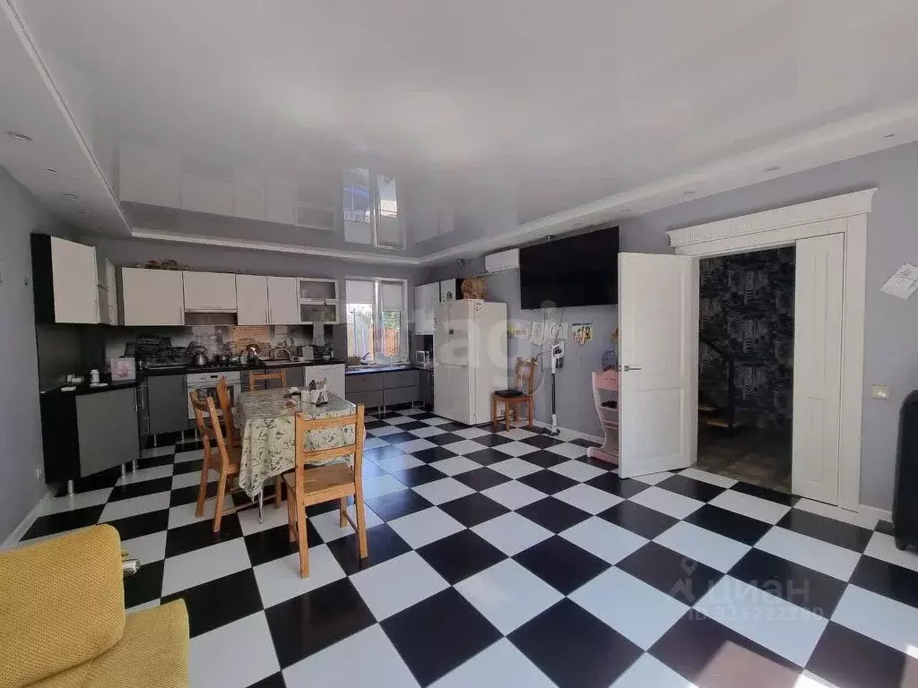 Дом в Адыгея, Майкоп Привокзальная ул. (249 м) - Фото 1