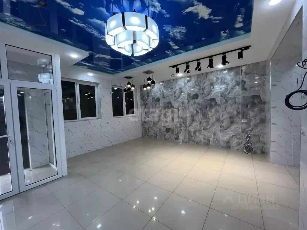 Офис в Карачаево-Черкесия, Черкесск просп. Ленина, 275А (150 м) - Фото 0