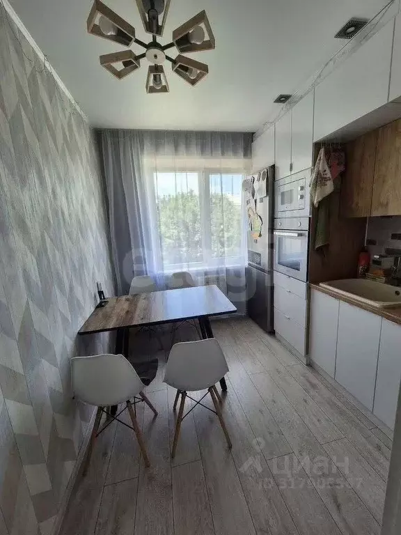2-к кв. Белгородская область, Шебекино ул. Дзержинского, 13 (50.0 м) - Фото 1