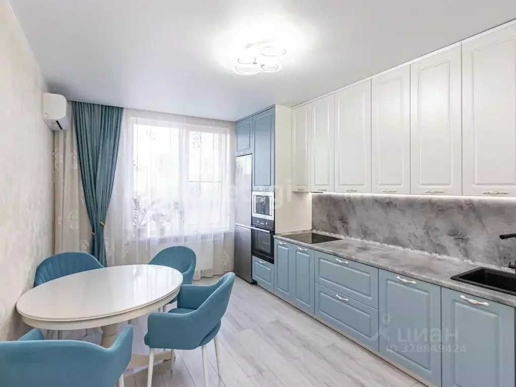 3-к кв. Тюменская область, Тюмень ул. Фармана Салманова, 14 (80.9 м) - Фото 1