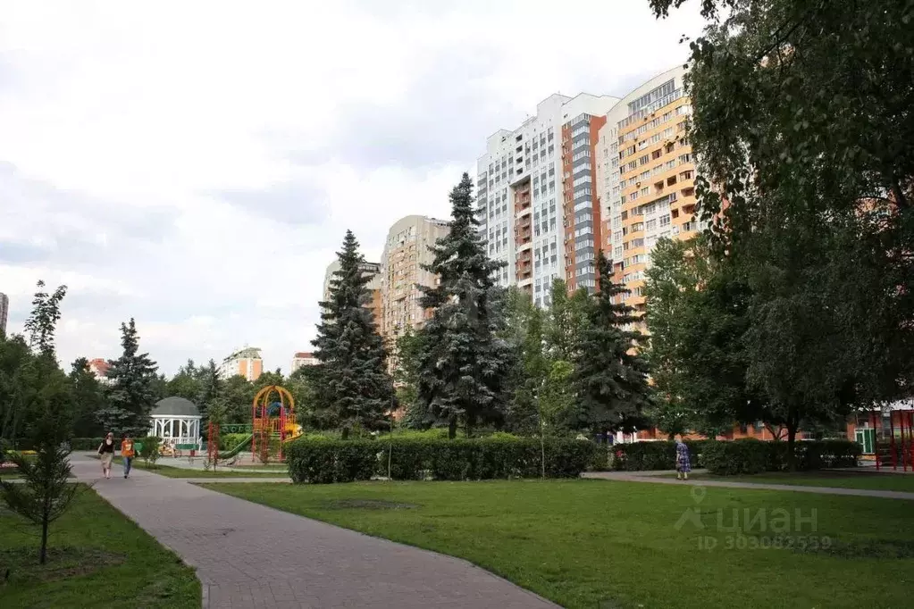 2-к кв. Москва бул. Генерала Карбышева, 5К6 (43.8 м) - Фото 0