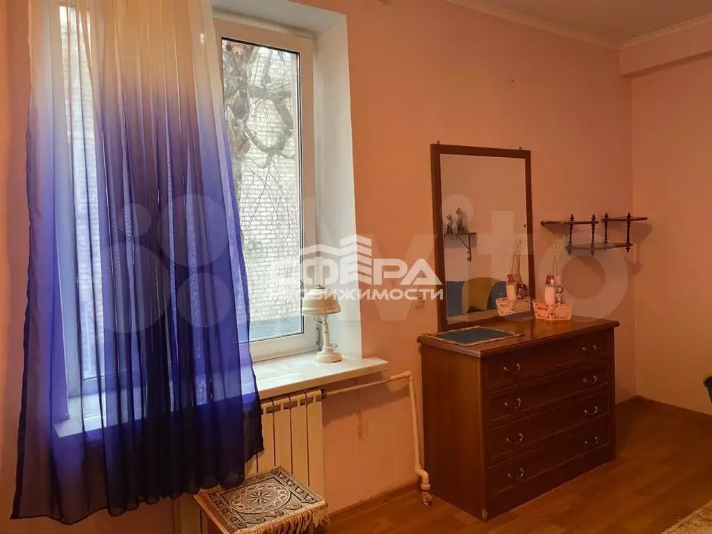 Комната 50 м в 4-к., 2/3 эт. - Фото 1