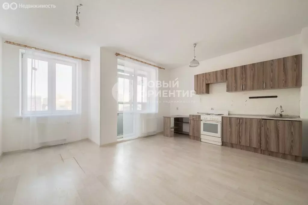 Квартира-студия: Екатеринбург, улица Евгения Савкова, 8 (29.7 м) - Фото 1