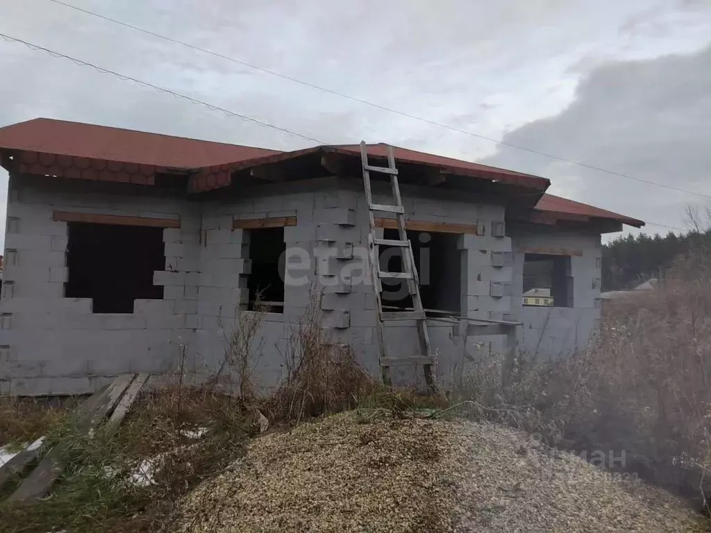 Дом в Свердловская область, Горноуральский муниципальный округ, с. ... - Фото 1