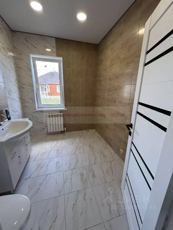 Дом в Белгородская область, Белгородский район, Пушкарское с/пос, с. ... - Фото 1