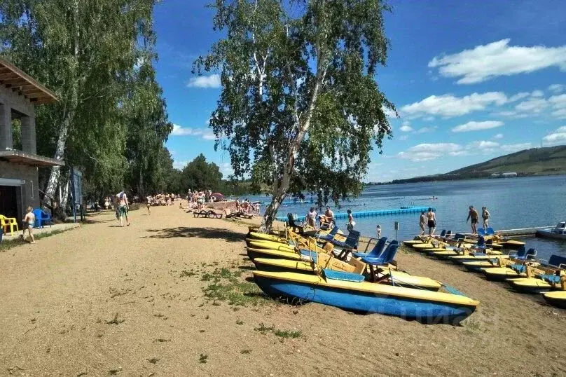 Дом в Башкортостан, Абзелиловский район, д. Зеленая Поляна Курортная ... - Фото 1